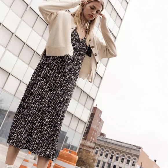 Madewell Bubble-Sleeve Button-Front Midi Dress in Adorable Ditsy / SMALL (OBO) - Picture 4 of 12